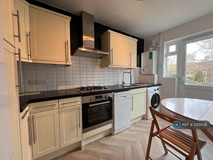 2 Bedroom Flat To Rent In Sydney Road, London, N10