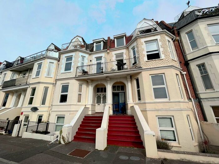 2 Bedroom Flat To Rent In Undercliff Road, Bournemouth, BH5