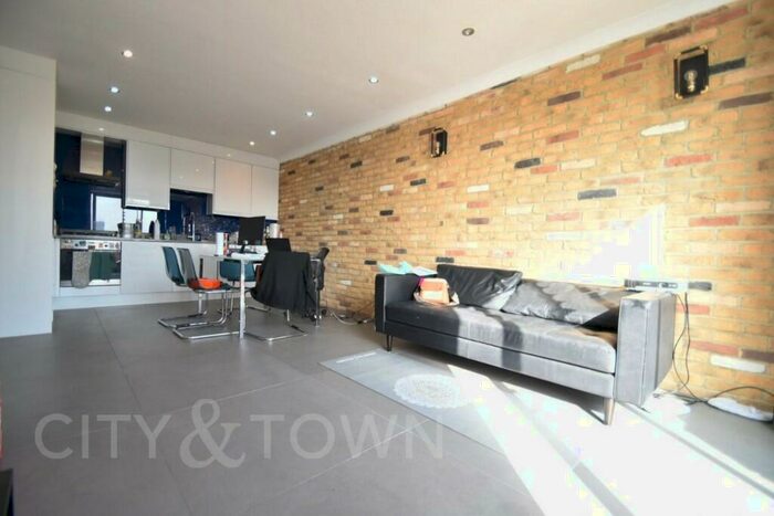 2 Bedroom Flat To Rent In Copperfield Road, London, E3