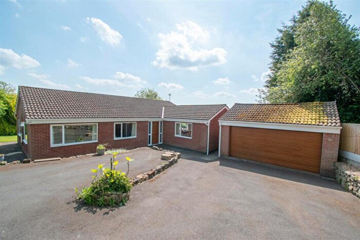 4 Bedroom Detached Bungalow For Sale In High Street, Riddings, Alfreton, DE55