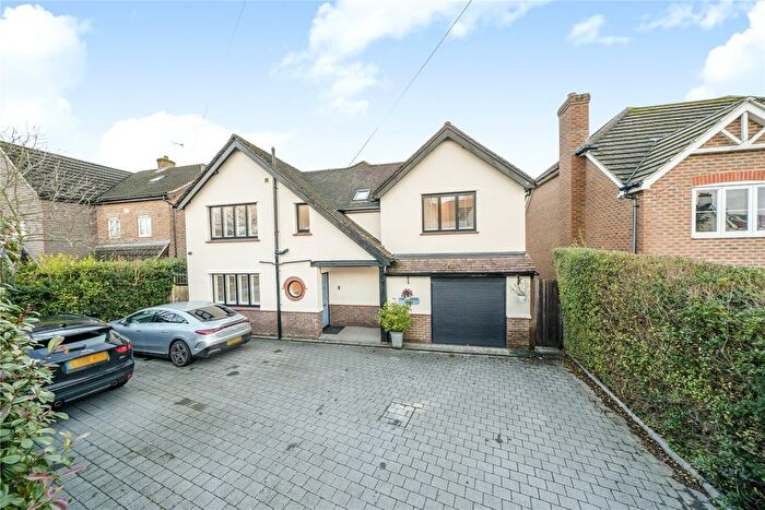4 Bedroom Detached House For Sale In Knaphill, Woking, Surrey, GU21