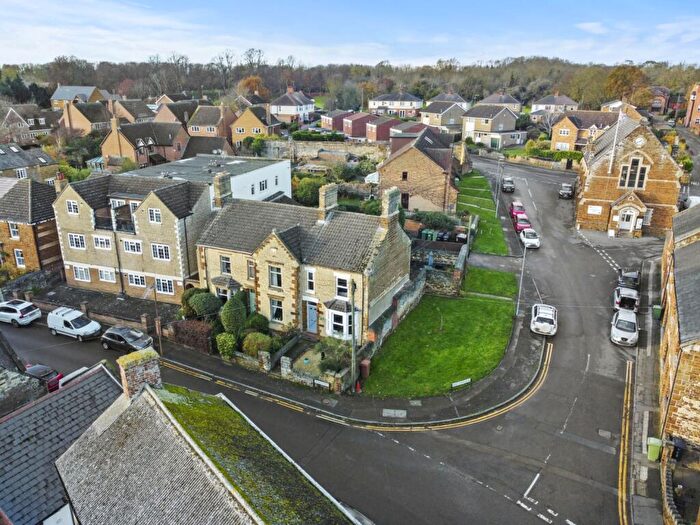 3 Bedroom Semi-Detached House For Sale In Church Street, Finedon, NN9