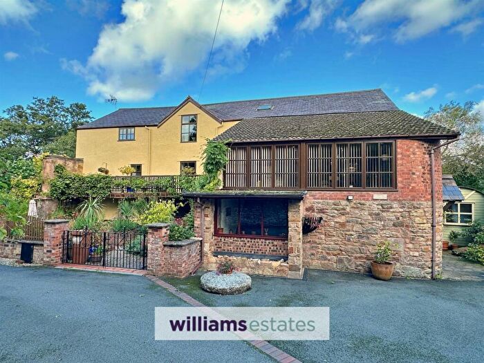 4 Bedroom Detached House For Sale In Chester Road, Mold, CH7