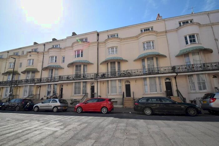 1 Bedroom Flat To Rent In Cavendish Place, Eastbourne, BN21