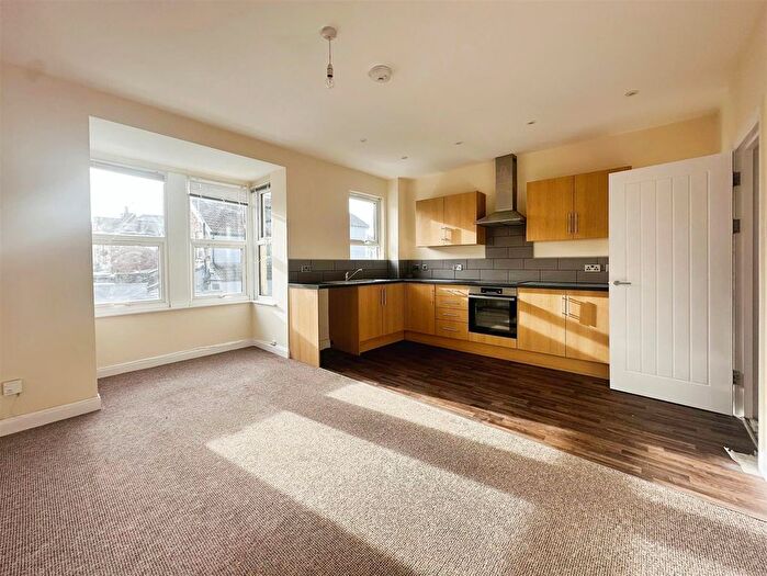 2 Bedroom Flat To Rent In Hampden Road, Bristol, BS4