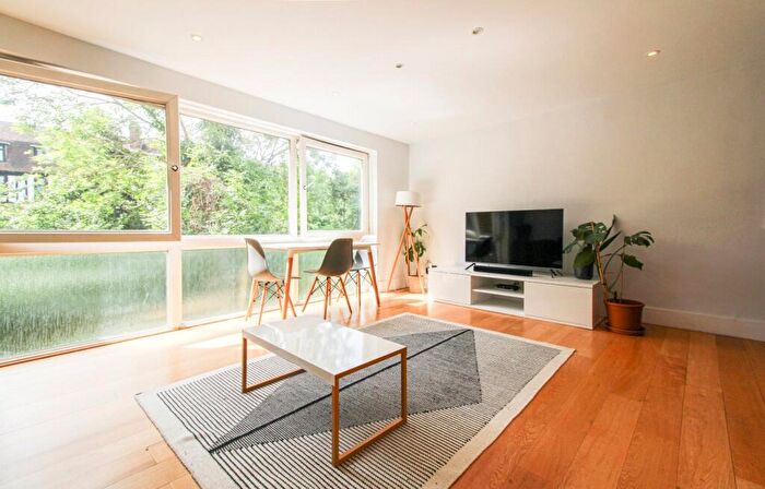 1 Bedroom Apartment To Rent In Addiscombe Road, Croydon, CR0