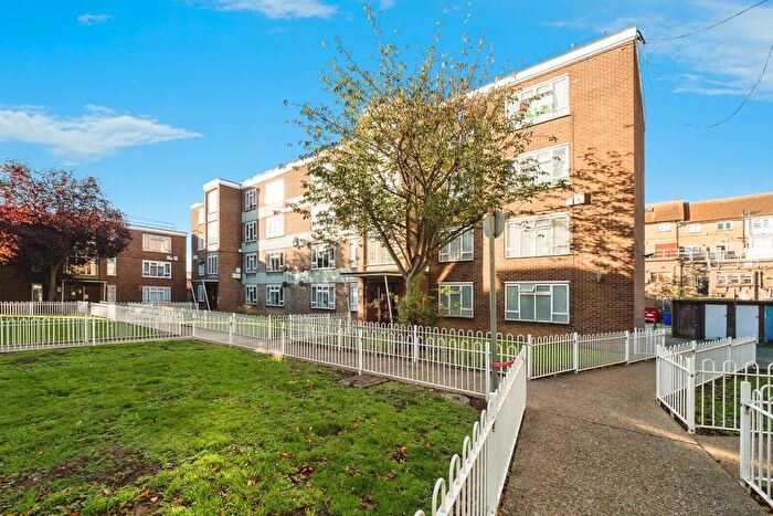 2 Bedroom Flat For Sale In Diban Court, Diban Avenue, Hornchurch, RM12
