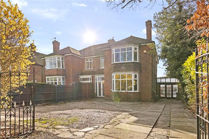 4 Bedroom Semi Detached House For Sale In Bargate, Grimsby, N E Lincs, DN34