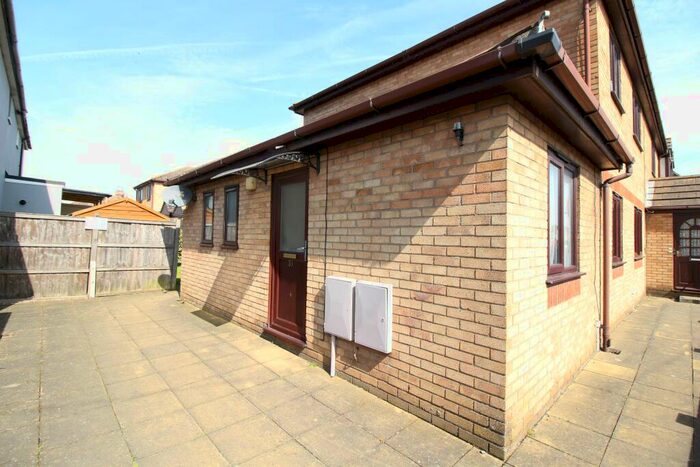 Studio To Rent In Knox Court, Old Road, Clacton-on-Sea, CO15