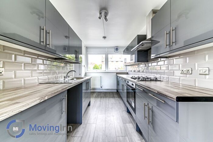 3 Bedroom Flat To Rent In Abbots Park, Tulse Hill, SW2