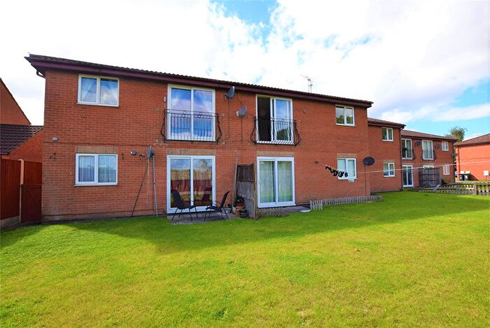 2 Bedroom Flat To Rent In Covert Close, Hucknall, Nottingham, NG15