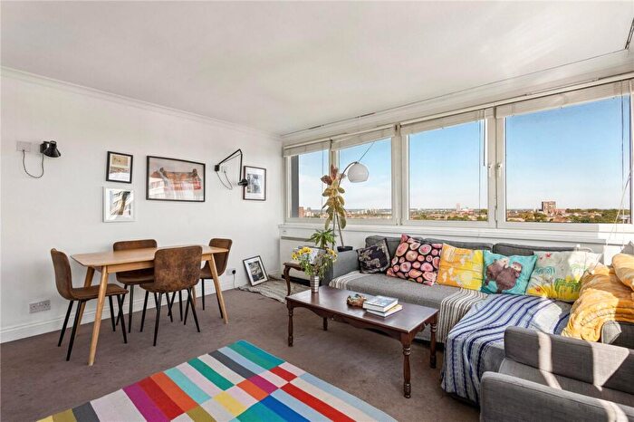 3 Bedroom Apartment For Sale In Bethune Road, London, N16