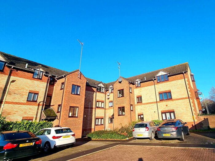 2 Bedroom Apartment To Rent In Broome Way, Banbury, OX16