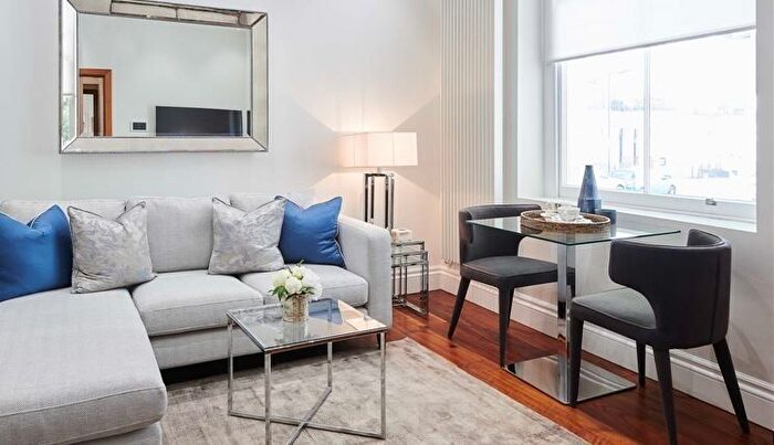 1 Bedroom Flat To Rent In Kensington Gardens Square, Kensington, W2