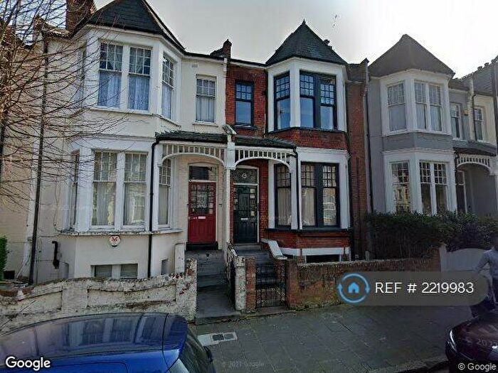 2 Bedroom Flat To Rent In Gunton Road, London, E5