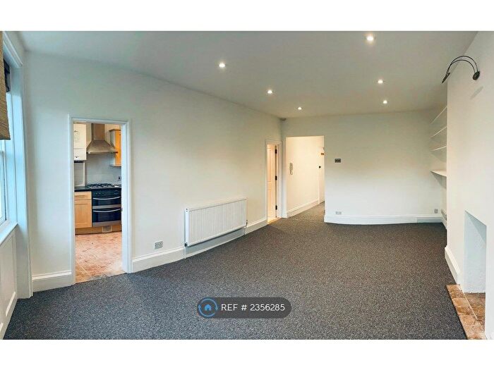 1 Bedroom Flat To Rent In Montpelier Crescent, Brighton, BN1