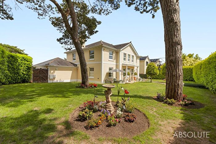 4 Bedroom Detached House For Sale In Oxlea Road, Torquay, TQ1