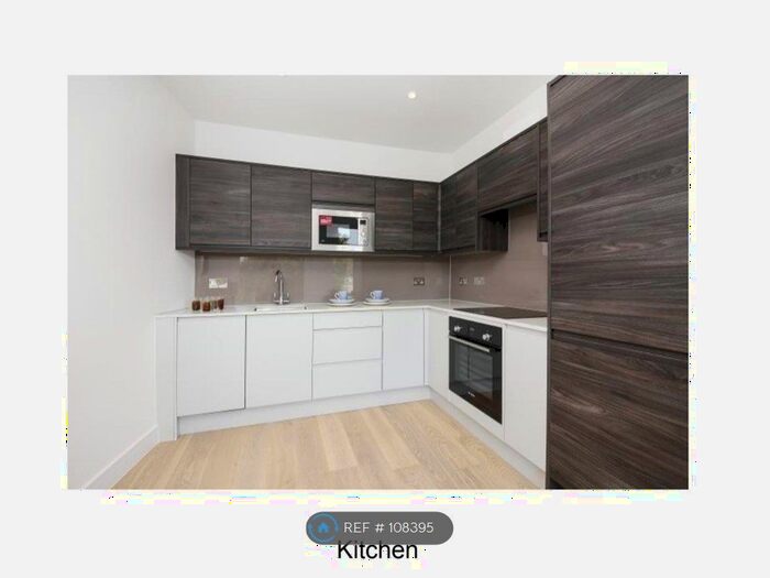 2 Bedroom Flat To Rent In Mulberry Place, London, SE9