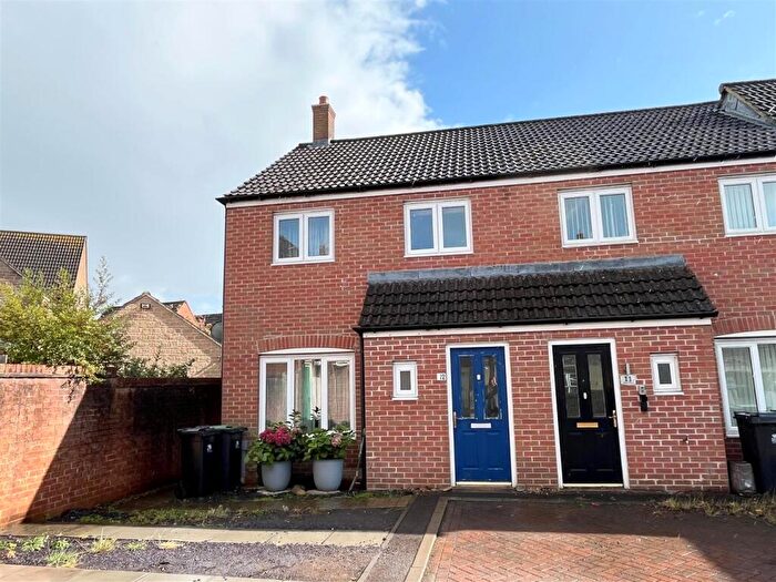 3 Bedroom End Of Terrace House To Rent In Wren Place, Gillingham, SP8
