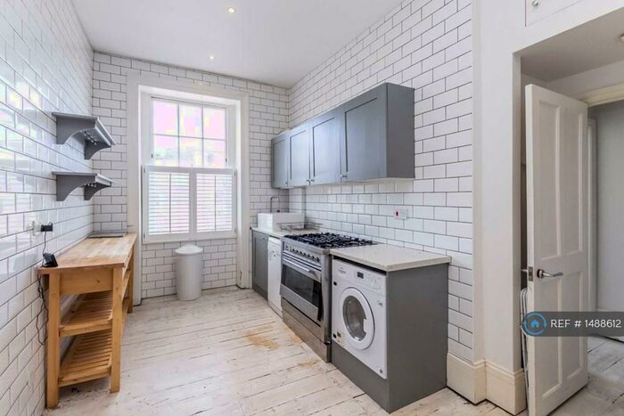 2 Bedroom Flat To Rent In Englefield Road, London, N1