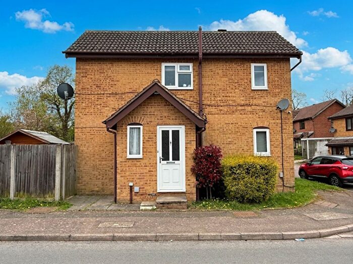 2 Bedroom End Of Terrace House For Sale In Hamilton Road, South Oxhey, WD19