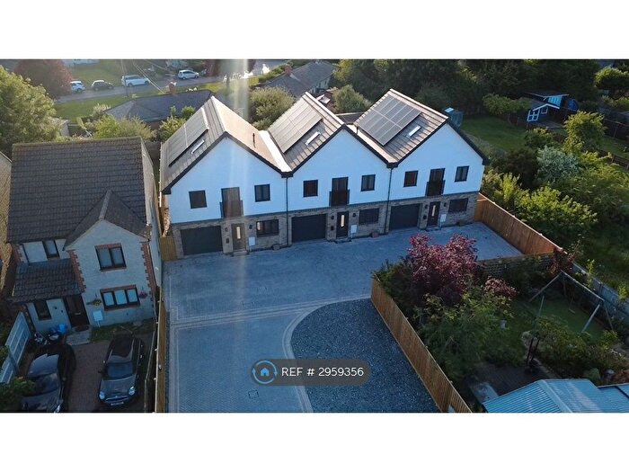 3 Bedroom End Of Terrace House To Rent In Cricklade Road, Swindon, SN2