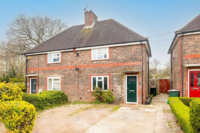 3 Bedroom Semi-Detached House For Sale In Ifield Road, Crawley, RH11