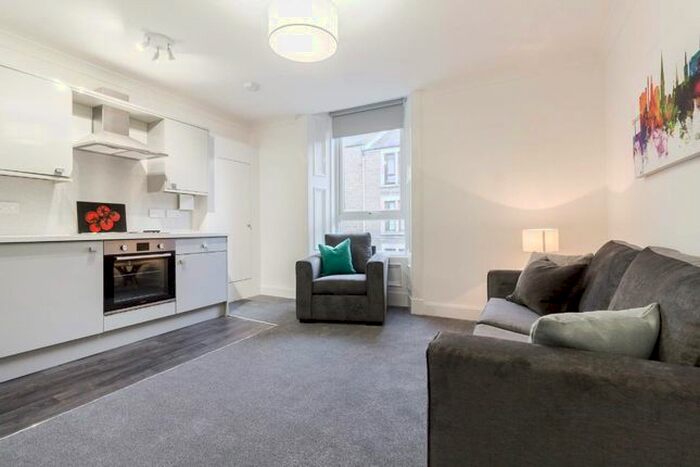2 Bedroom Flat To Rent In Peddie Street, West End, Dundee, DD1