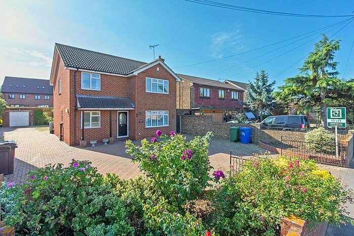 4 Bedroom Detached House To Rent In The Broadway, Minster On Sea, Sheerness, ME12