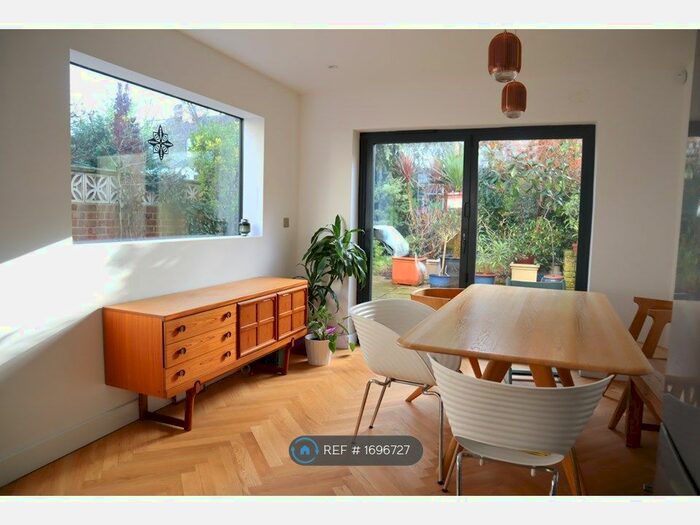 5 Bedroom Terraced House To Rent In Warham Road, London, N4