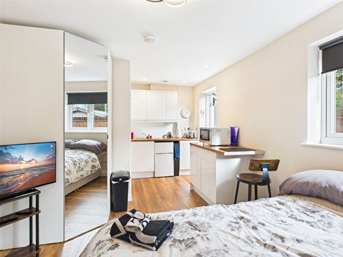 Garage / Parking To Rent In Horse Leaze Road, Bristol, BS16