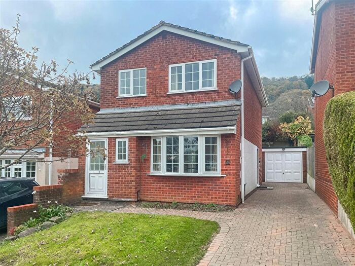 3 Bedroom Detached House For Sale In Jasmine Road, Malvern, WR14