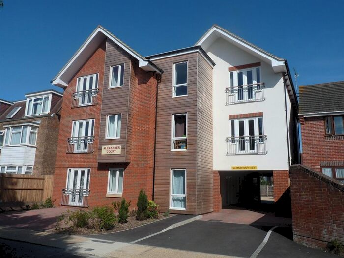 2 Bedroom Flat To Rent In Alexander Court, Beaconsfield Road, Littlehampton, BN17