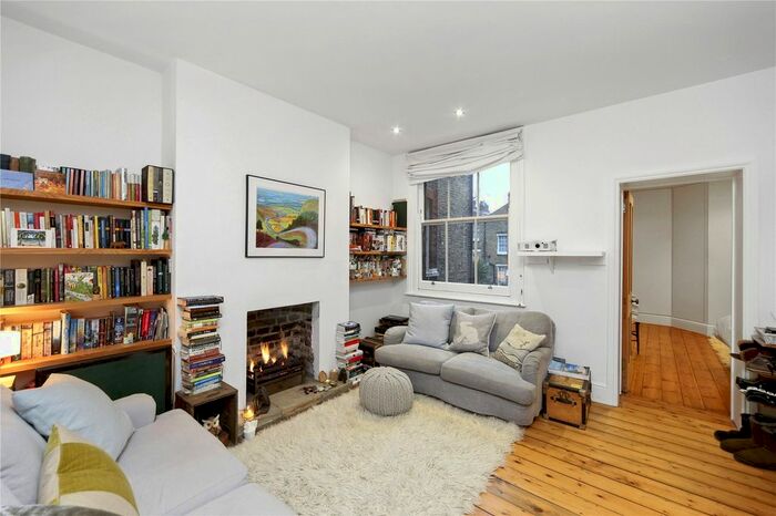 2 Bedroom Flat To Rent In College Place, London, NW1