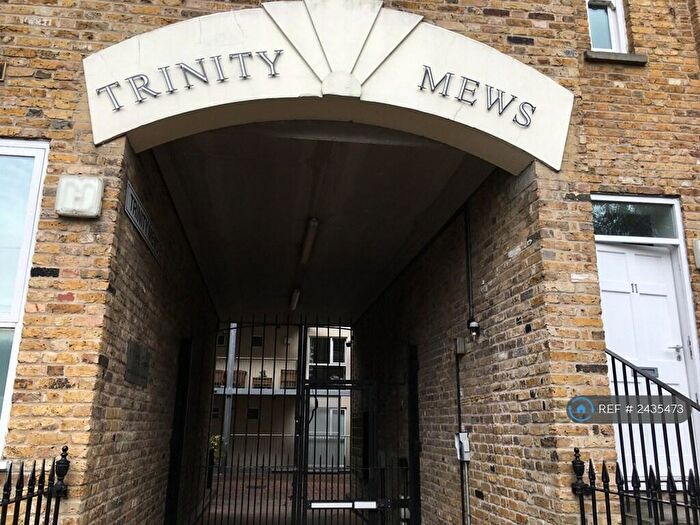 2 Bedroom Flat To Rent In Trinity Mews, London, E1