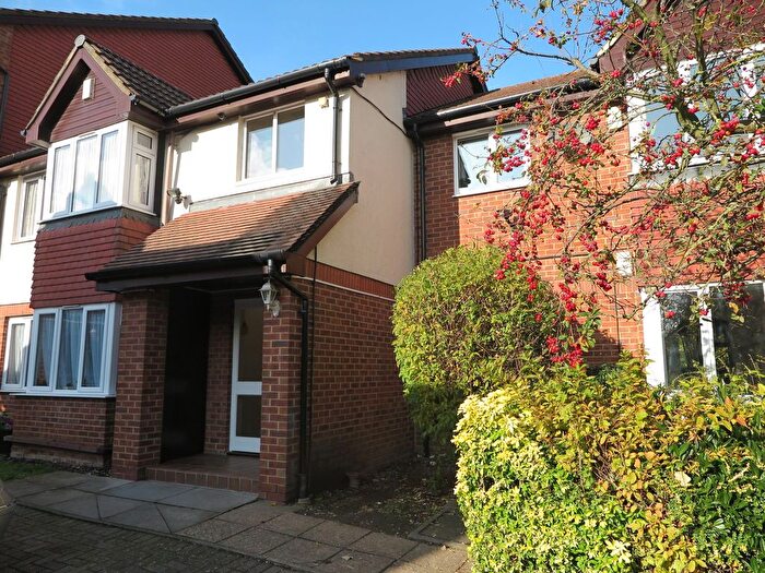 1 Bedroom Flat To Rent In Sterling Gardens, New Cross, SE14