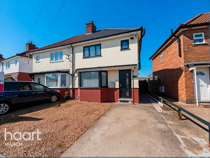 3 Bedroom Semi Detached House For Sale In Burnsfield Estate, Chatteris, PE16