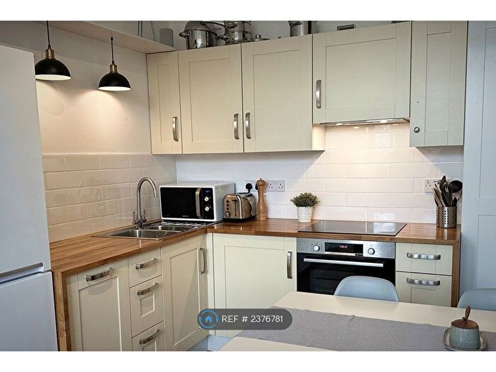 2 Bedroom Flat To Rent In Creighton Avenue, London, N10