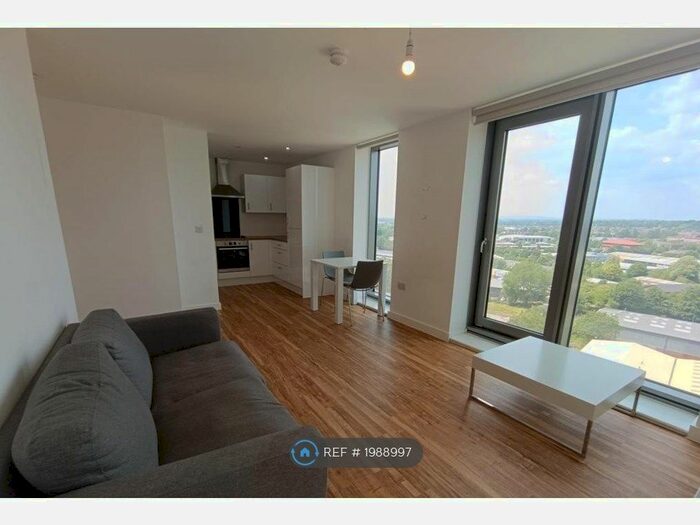 2 Bedroom Flat To Rent In Michigan Point Tower D, Salford, M50