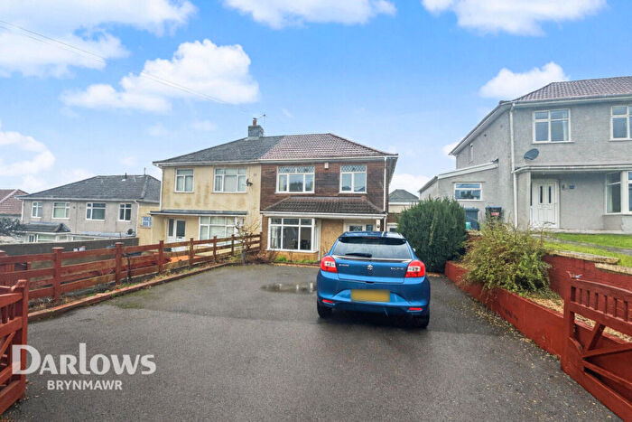 3 Bedroom Semi Detached House For Sale In Hawthorn Road, Beaufort, NP23