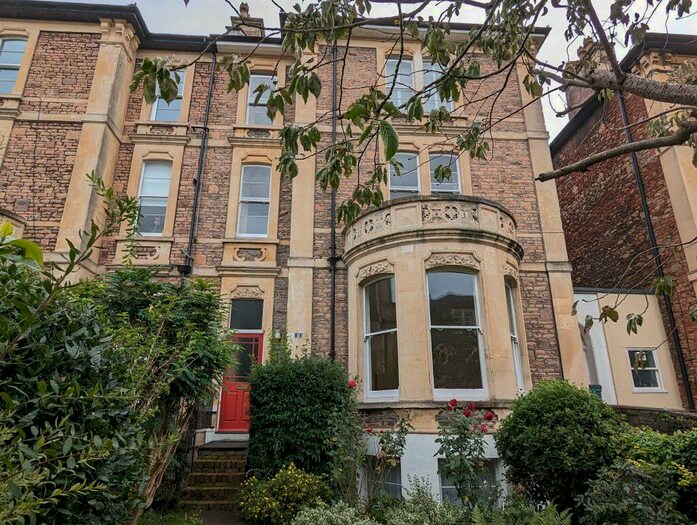 2 Bedroom Flat To Rent In Beaufort Road Top &#;, BS8