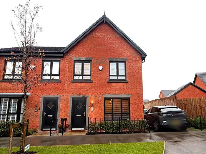 3 Bedroom Semi-Detached House For Sale In Workers Way, Heywood, Greater Manchester, OL10