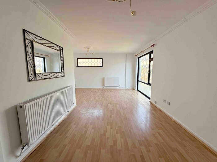 3 Bedroom End Of Terrace House To Rent In Baywood Avenue, West Cross, Swansea, SA3