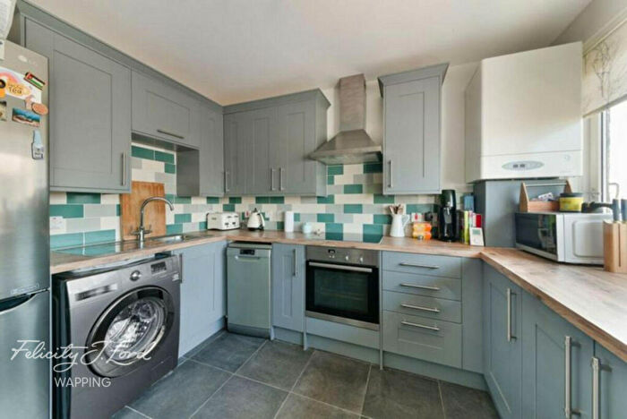 2 Bedroom Flat For Sale In Sidney Street, London, E1