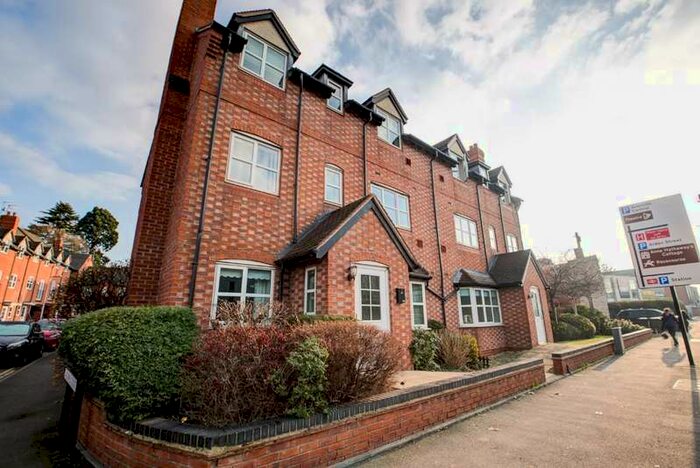 2 Bedroom Apartment For Sale In Bardswell Court Stratford-upon-avon, CV37