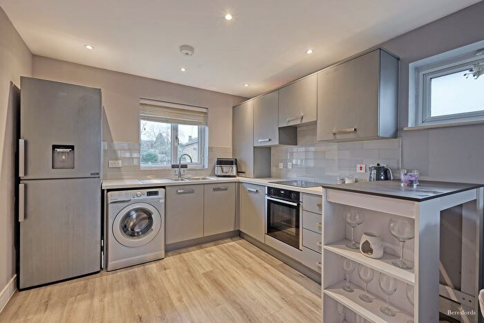 1 Bedroom Flat For Sale In Gatwick View, Billericay, CM12