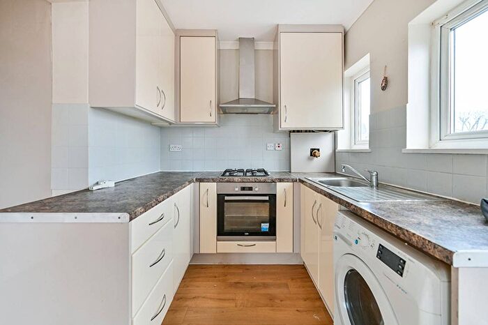 2 Bedroom Flat To Rent In Malden Road, New Malden, KT3