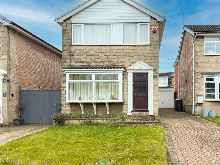 3 Bedroom Detached House For Sale In Rooks Avenue, Cleckheaton, BD19