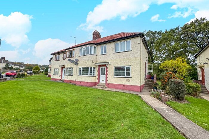 2 Bedroom Flat To Rent In Redesdale Gardens, Adel, Leeds, LS16