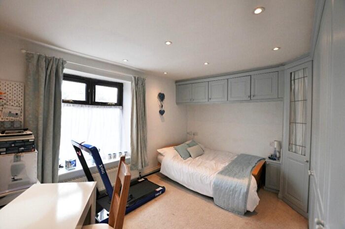 2 Bedroom Cottage For Sale In Long Lane, Heath Charnock, PR6